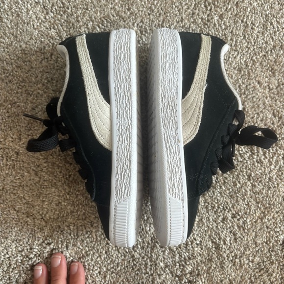 Puma Classic Suede Sneakers Black White Size 1 Little Kid - Picture 6 of 9